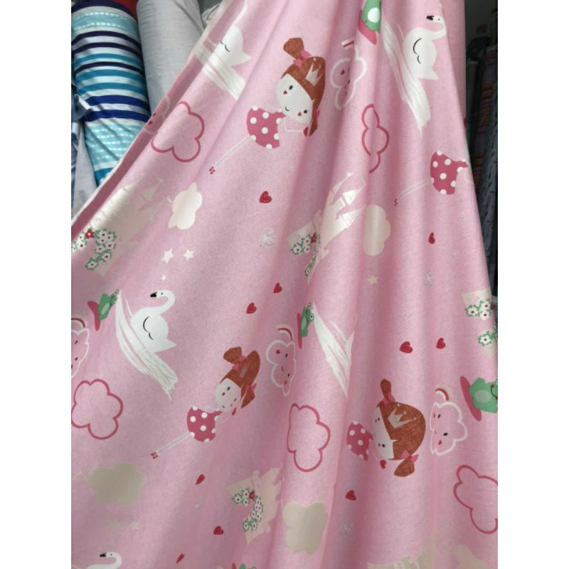 vải chuyên may ga gối cao cấp cotton lụa Hàn Quốc nhập khẩu nền hồng dành cho bé gái
