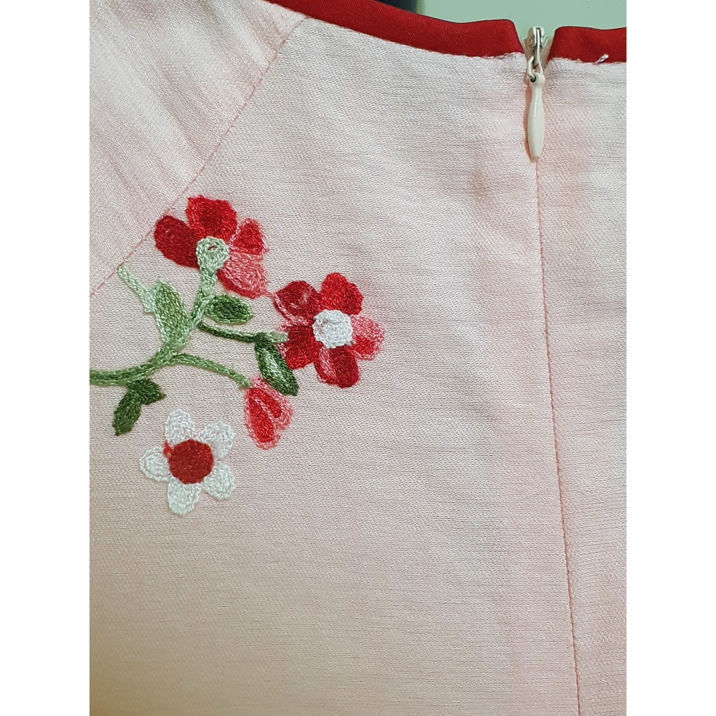 Thanh lý áo dài thêu tay.