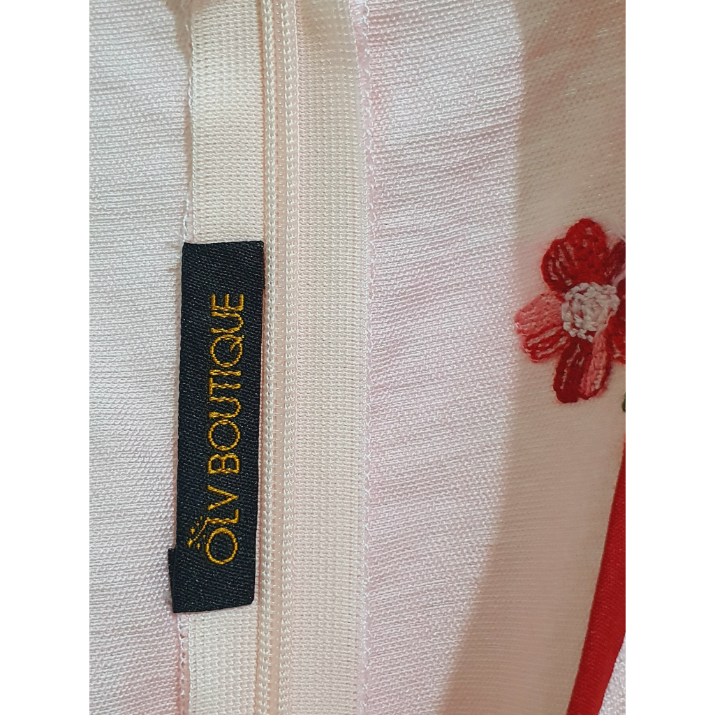 Thanh lý áo dài thêu tay.