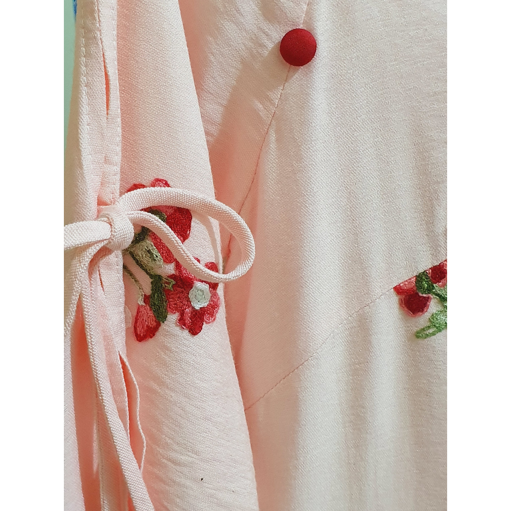 Thanh lý áo dài thêu tay.