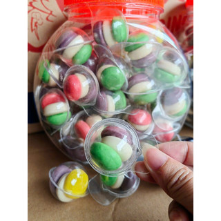 Một kẹo dẻo 3tầng macaron