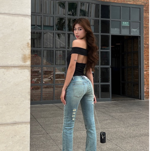 Áo croptop bẹt vai kết hoa