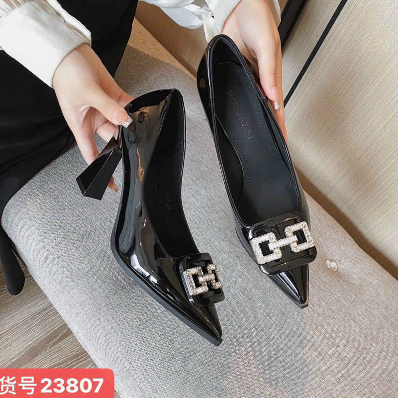 Giày cao gót da bóng mũi nhọn,tag đá siêu xinh. Hàng quảng châu cao cấp xịn xò