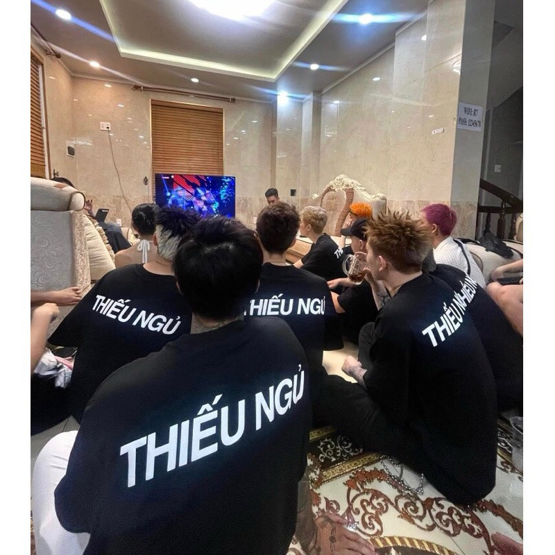 Áo thun phông cotton in chữ THIẾU NGỦ hai màu đen trắng phom rộng thoải mái, áo đôi nam nữ đẹp, áo nam nữ unisex