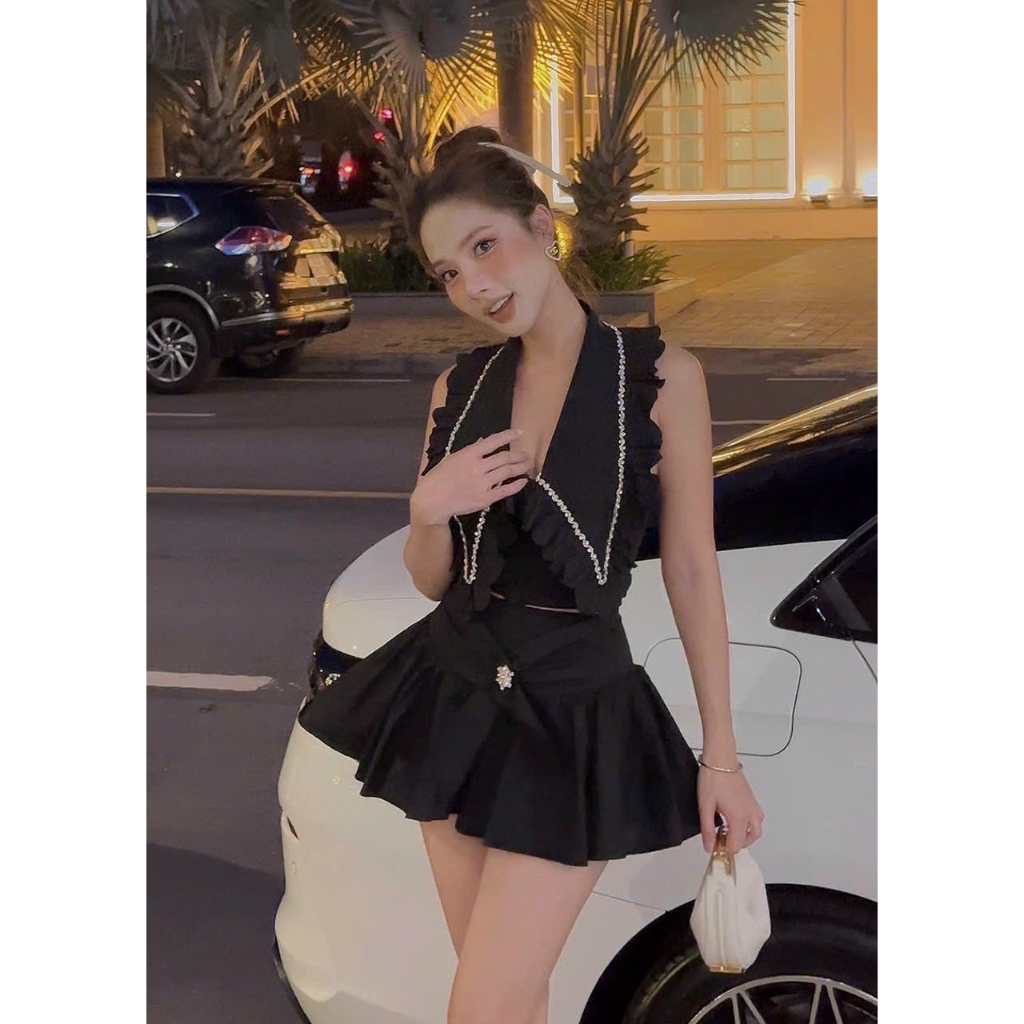 SET ÁO CROPTOP SÁT NÁCH CỔ NHỌN KÈM CHÂN VÁY