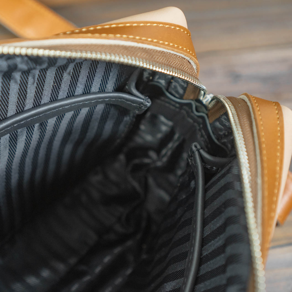 Túi đeo chéo unisex Box bag Manuk Leather