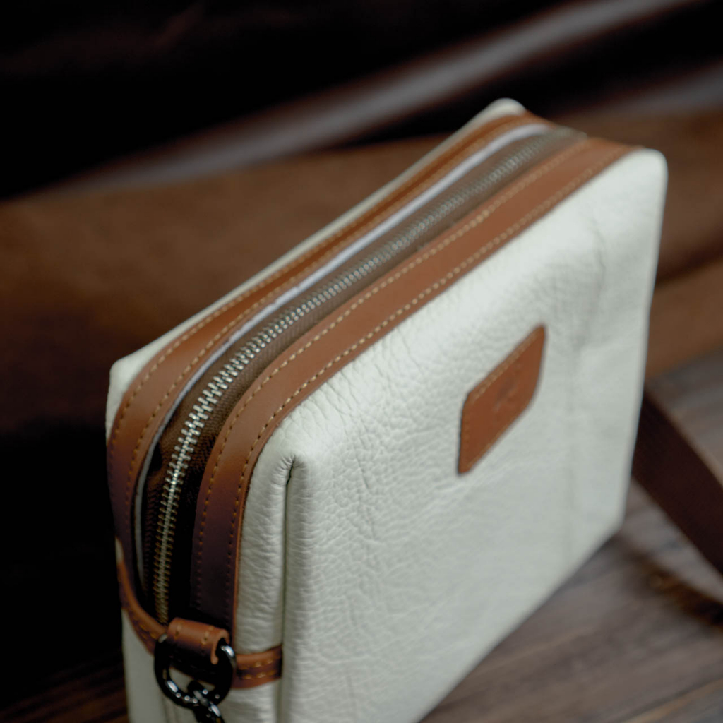 Túi đeo chéo unisex Box bag Manuk Leather