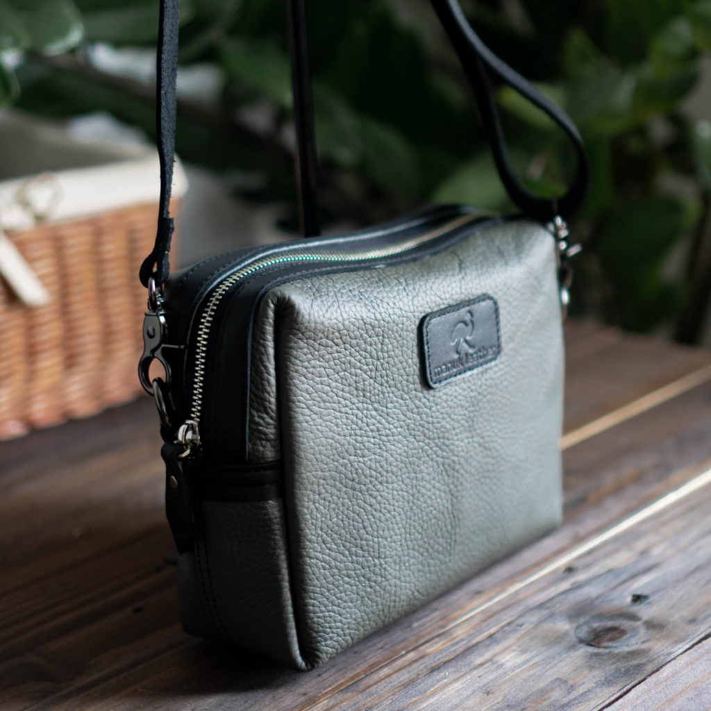 Túi đeo chéo unisex Box bag Manuk Leather