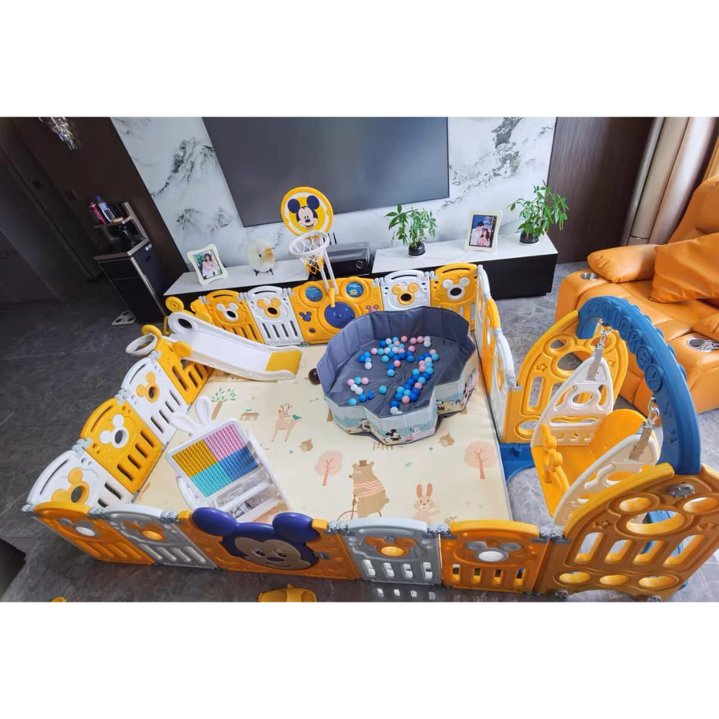 Quây Cũi Nhựa Cho Bé YUGENZI, Mẫu Mickey, Chất Liệu Nhựa Nguyên Sinh, Size 1m5 x 1m9, 14 Tấm Nhỏ + 2 Tấm Lớn Kèm Quà