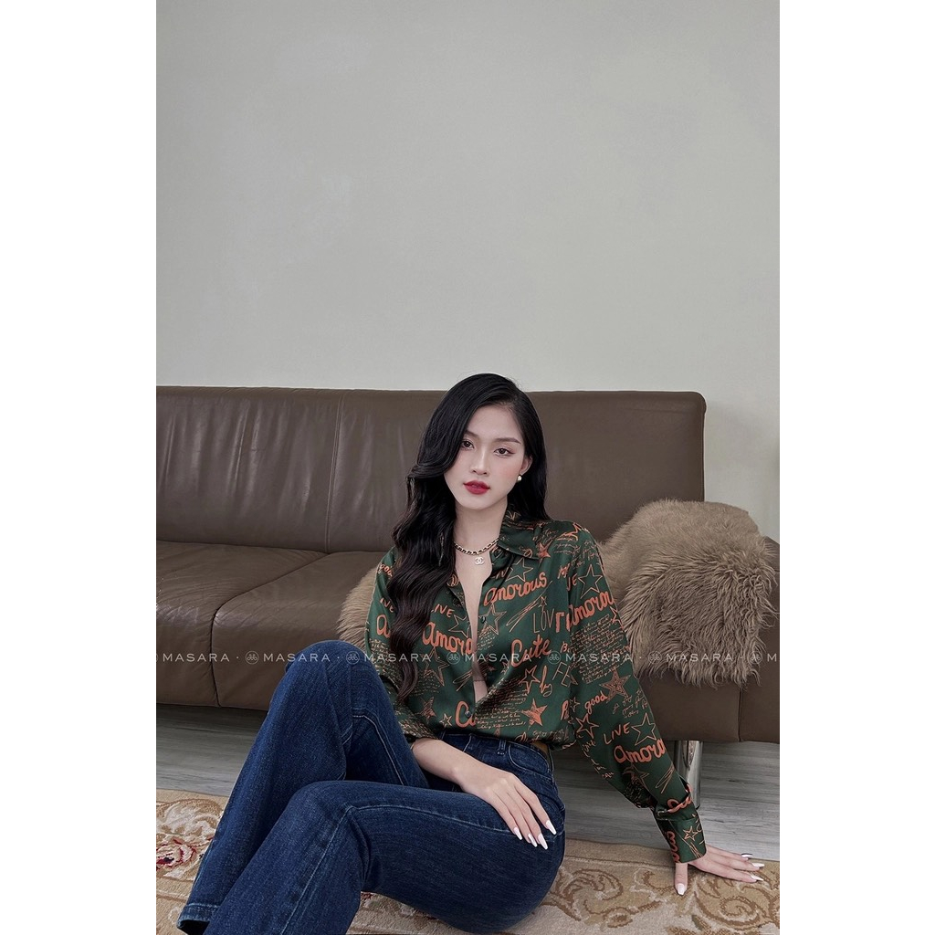 Áo lụa sơ mi họa tiết chữ đỏ nền xanh rêu dài tay cao cấp công sở thiết kế, áo sơmi họa tiết thiết kế MQ Boutique