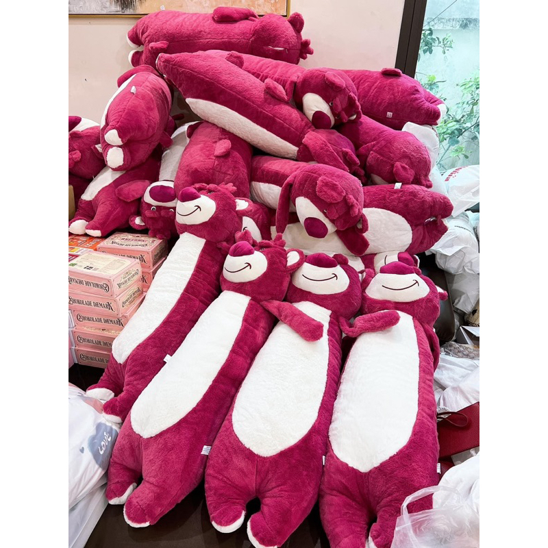 GỐI ÔM HÌNH GẤU DÂU LOTSO ĐỨNG
