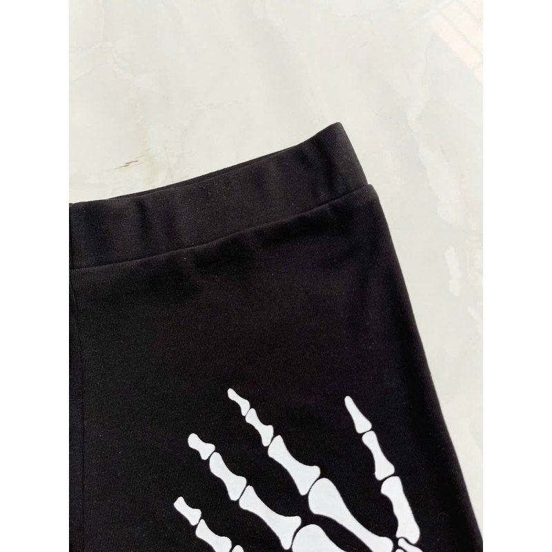 Quần Đùi In Hình Bàn Tay