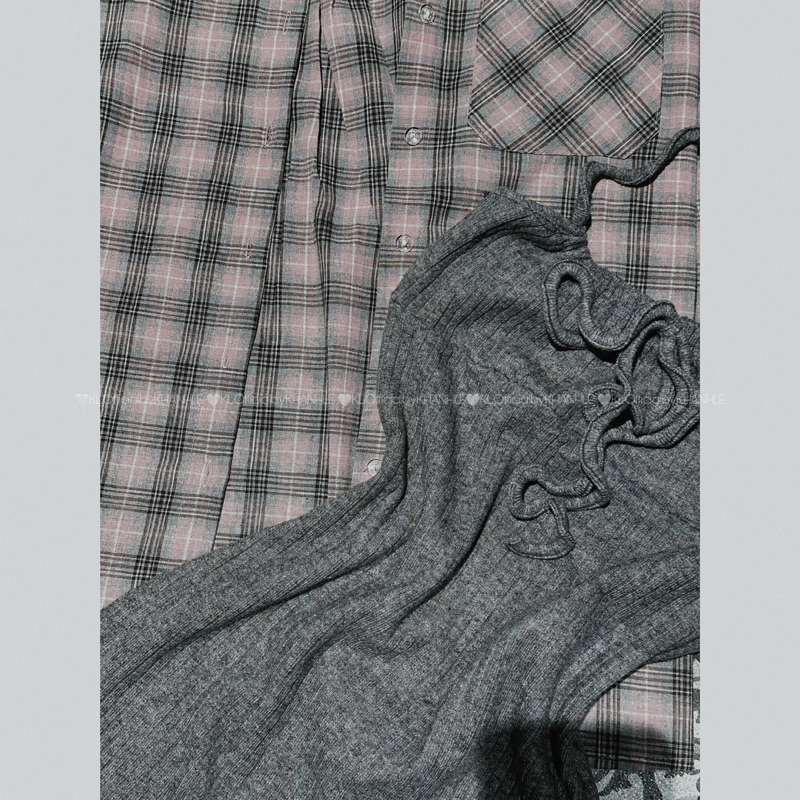 Set Váy Len Ghi Kèm Áo Sơmi Kẻ