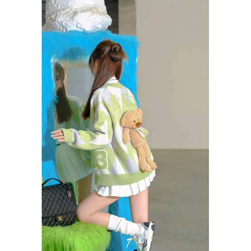 13DM Vintage Diamond Pattern Cardigan