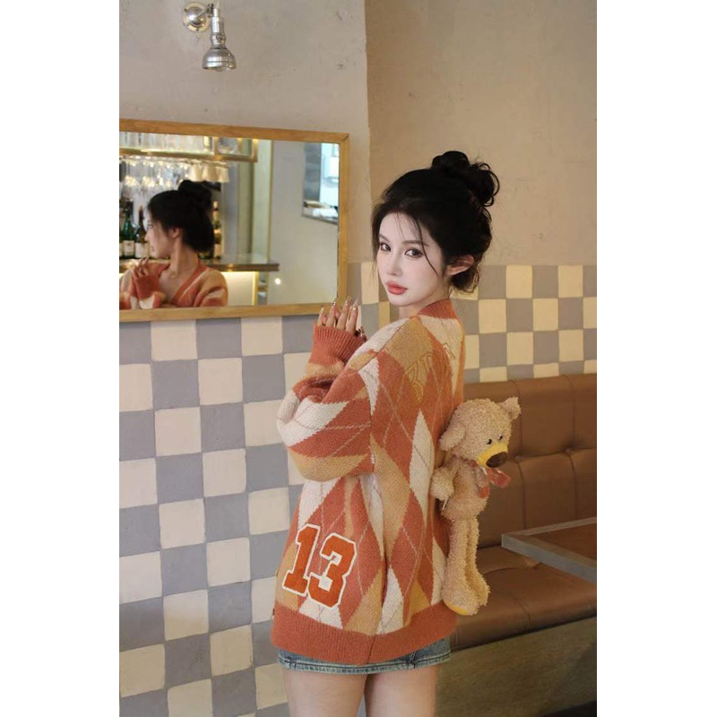 13DM Vintage Diamond Pattern Cardigan