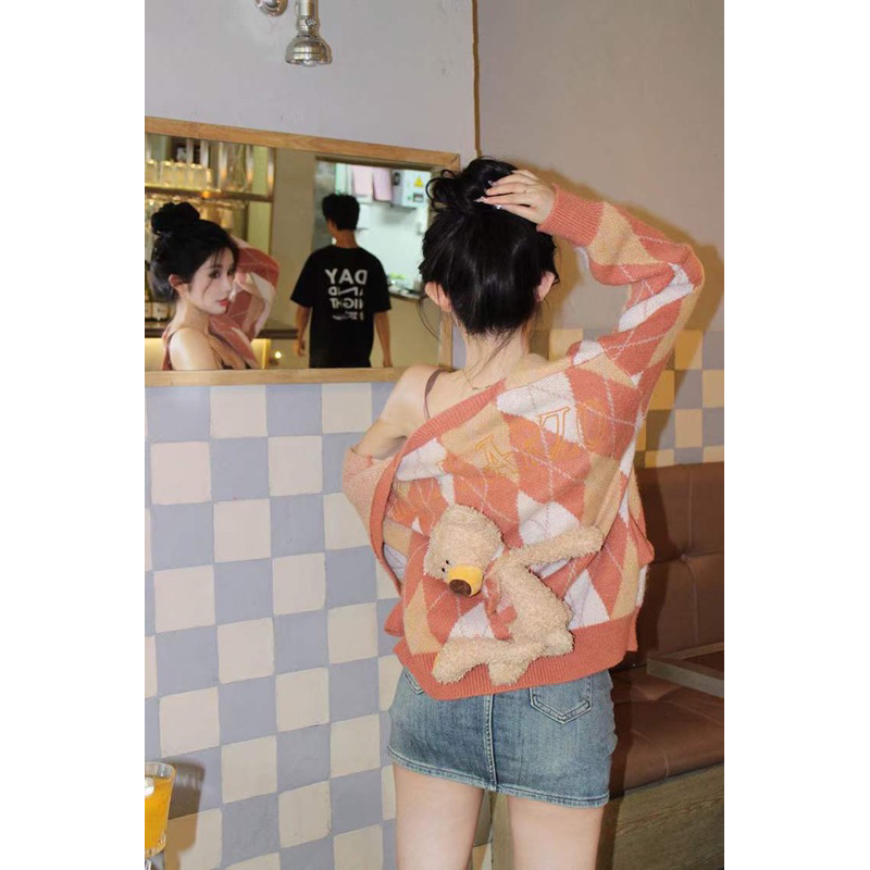 13DM Vintage Diamond Pattern Cardigan