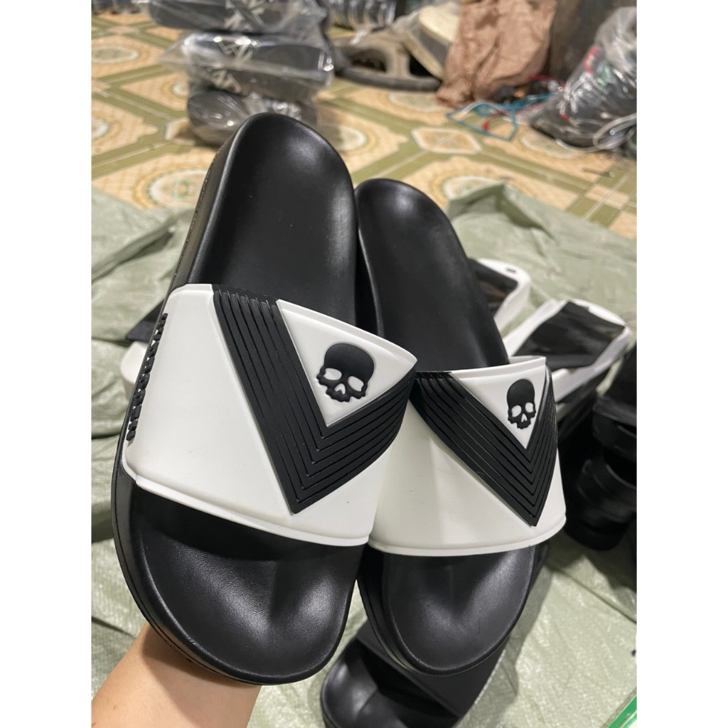 Dép đầu lâu chữ V hàng mới hottrend MẪU CHẤT NGẦU CHÁY PHỐ thể hiện phong cách trẻ trung cháy PHỐ - tuandiep01.store