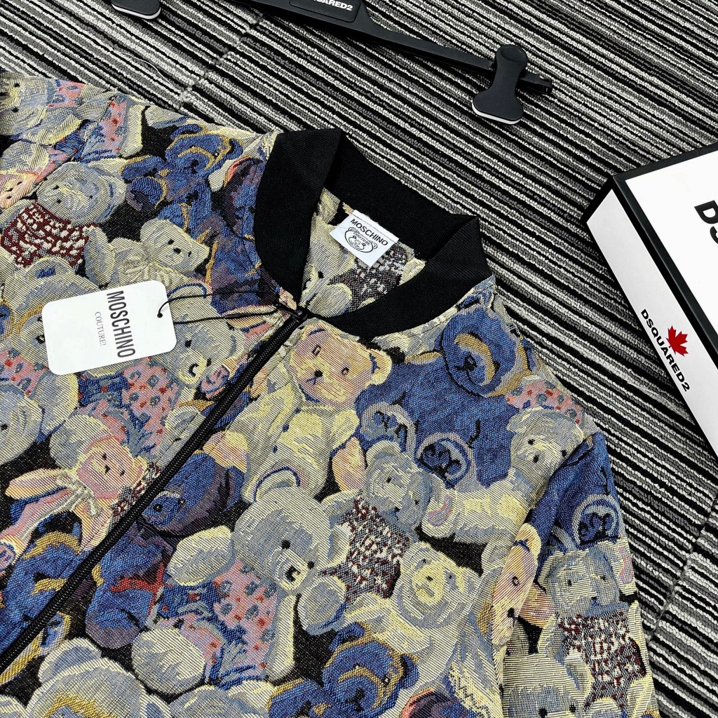 Áo Khoác Bomber Mochino Gấu 2 Lớp Form Rộng Unisex Hàng Quảng Châu Mẫu Hot 2023