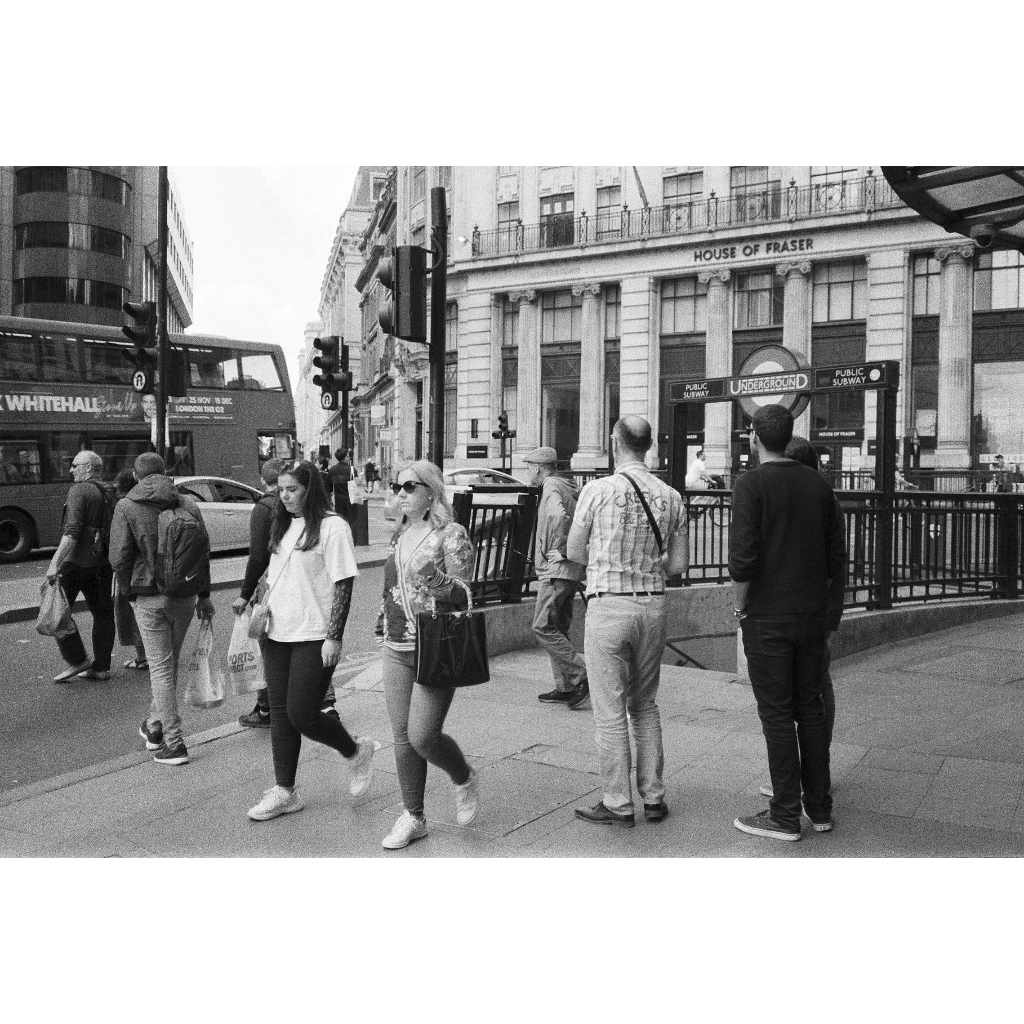 Phim Street Candy ATM ISO 400, Đen Trắng B&W, 135/35mm x 36 Kiểu, In Date Cho Máy Chụp Ảnh Film - LIIQ Flash