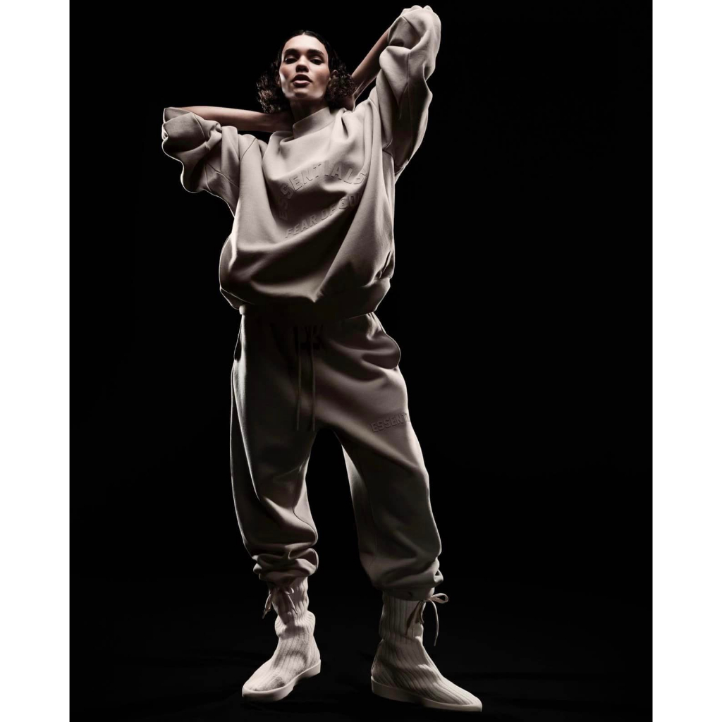 Set đồ nỉ FEAR OF GOD ESSENTIALS Crewneck Dusty Beige chất liệu nỉ bông cao cấp, Bộ đồ nỉ FOG in nhung