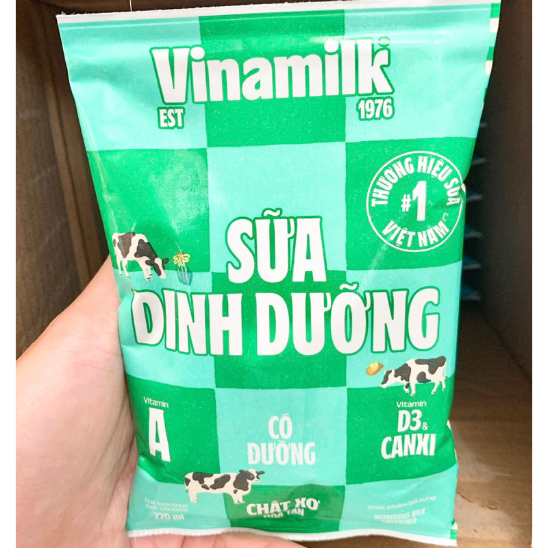 Sữa Tươi Vinamilk Không Đường/Có Đường Túi 220ml