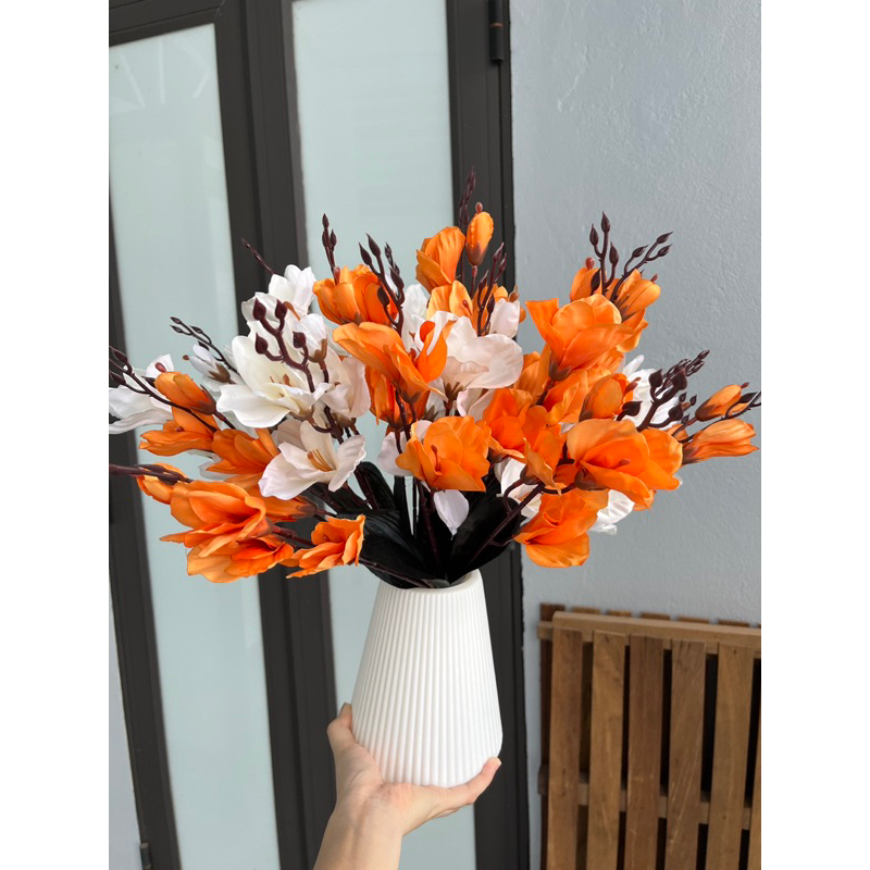 Bình hoa diên vỹ trang trí -Hoa giả