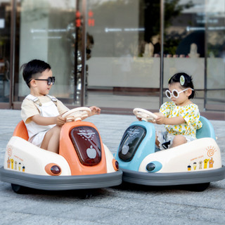 Xe xoay 360 độ - oto điện cho bé C30 xe điện đụng có điều khiển từ xa và đèn nhạc mẫu mới 2024 .