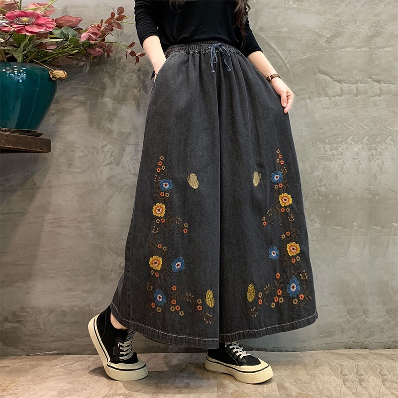 Quần baggy denim KAMAKA lưng thun ống rộng thêu hoa lá đối xứng - NU9278