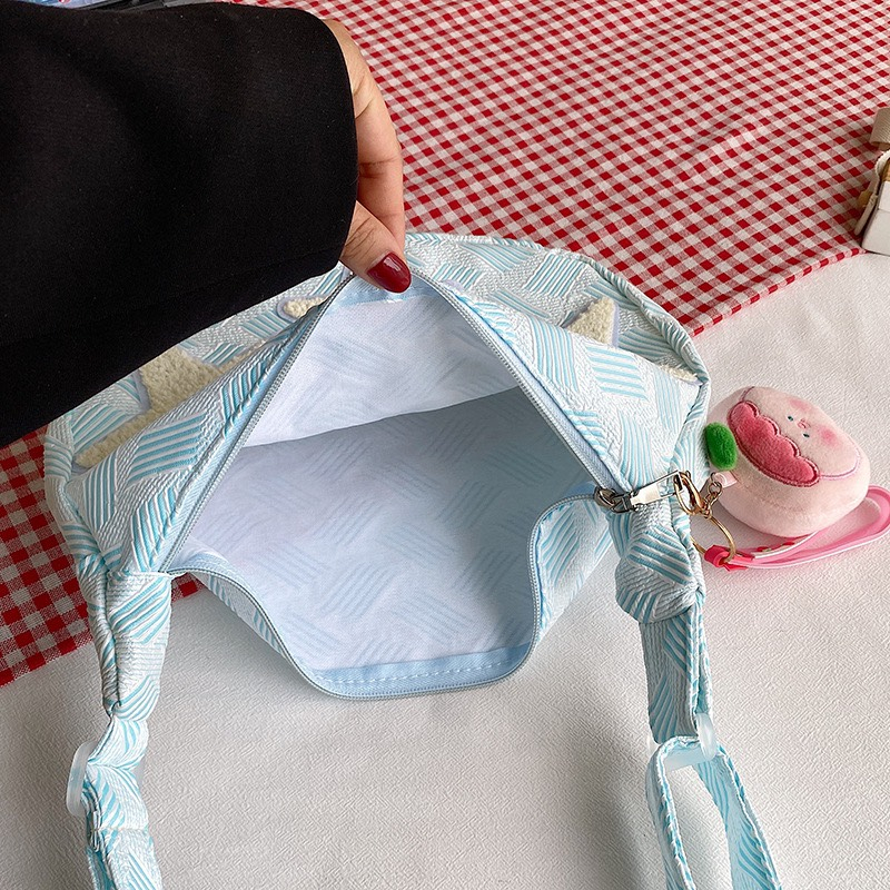 Túi đeo chéo canvas, túi tote vải đeo vai ngôi sao kẻ vạch nam nữ Unisex đi học đi chơi đựng vừa laptop Bee Canvas