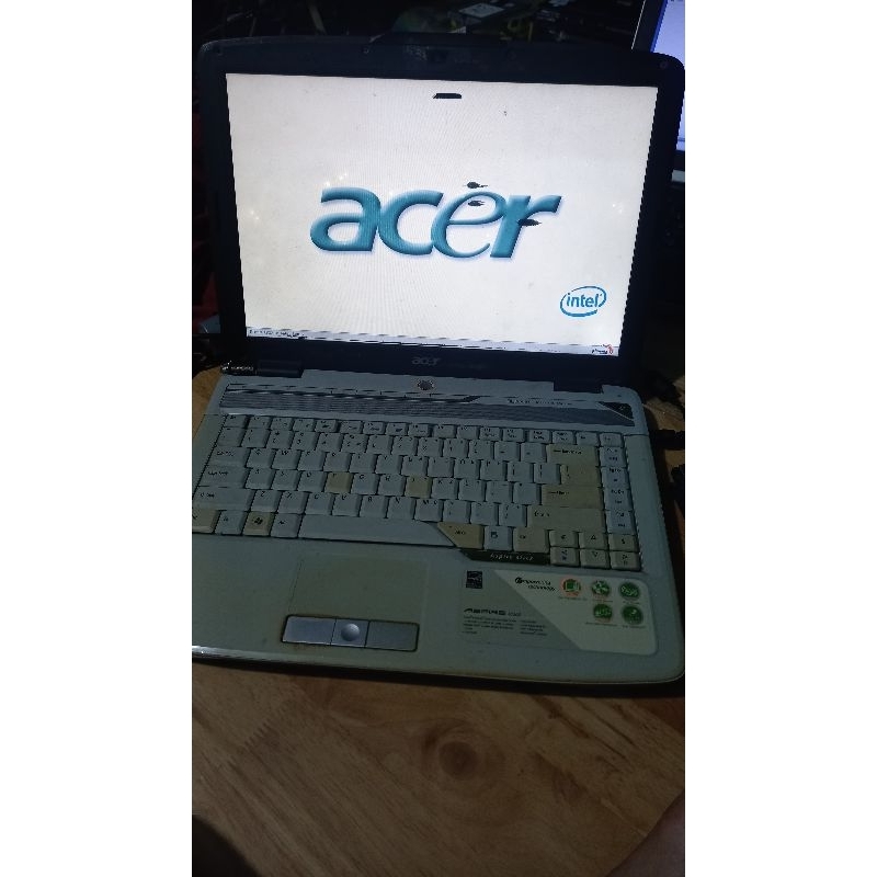 bán xác lap top cho ae về cai win xài,hàng dang xác nên miễn đổi trả nhé ae