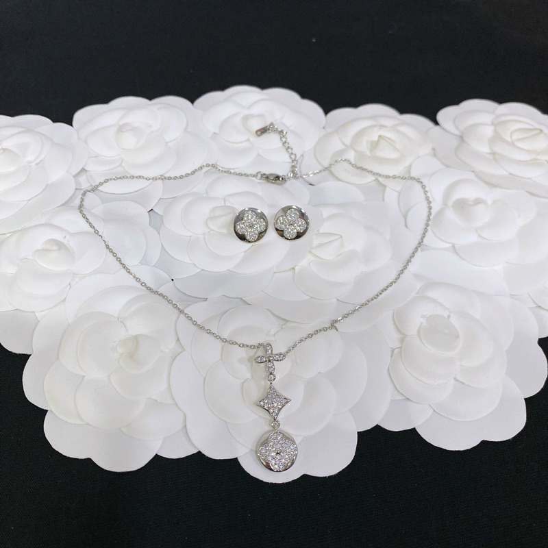 Dây chuyền L.V nữ tặng kèm khuyên tai fullset