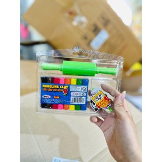 Đất nặn WinQ 8 màu kèm cây lăn + sticker (D-08)