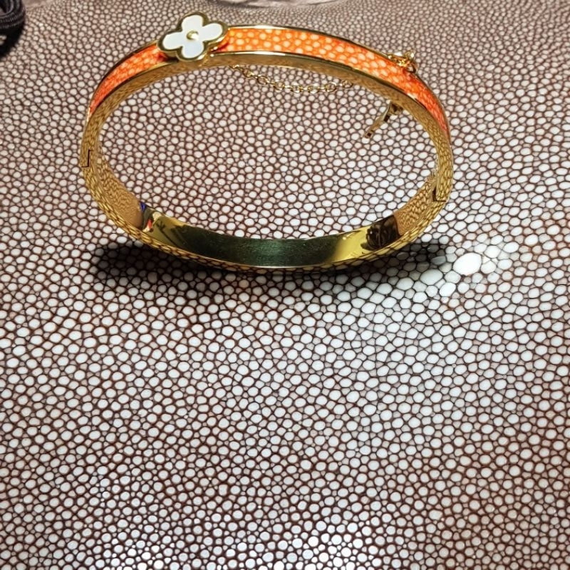 Vòng tay LuonVuituoi, khảm da cá đuối phong thủy