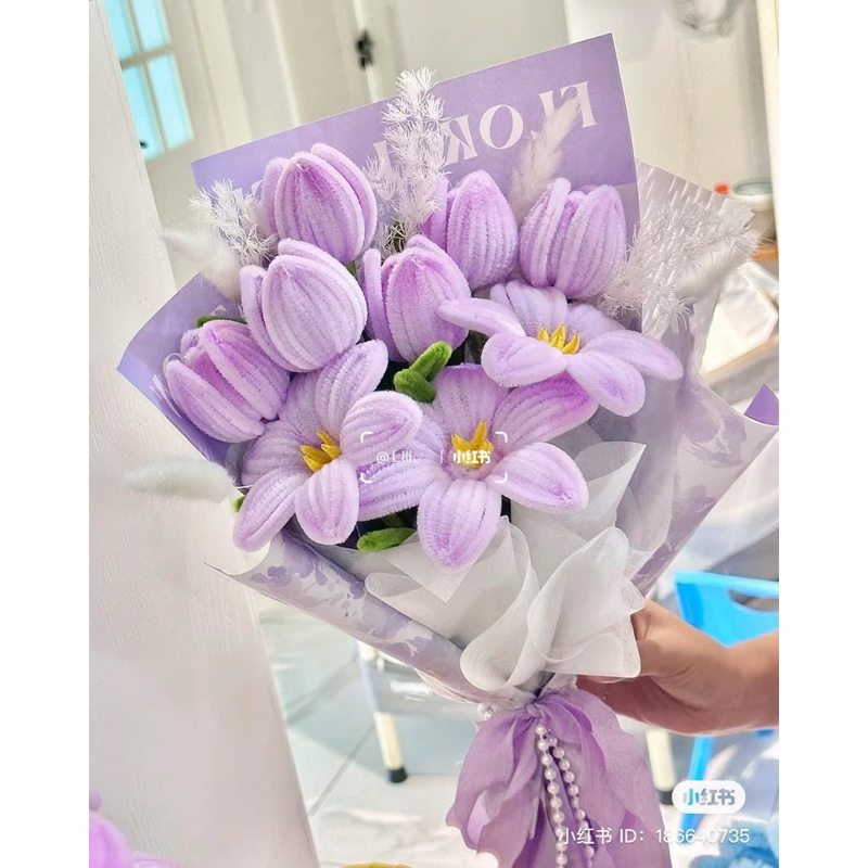 Cốt cắm hoa sáp bó trên 9 bông mua về tự cắm hoa vào là xong