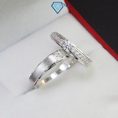 Nhẫn đôi bạc đính Moissanite 3.5mm xi bạch kim sang trọng khắc tên miễn phí NDM0003 - Trang Sức TNJ