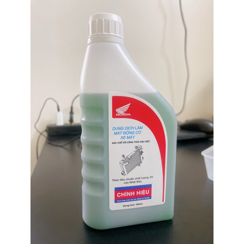 Dung dịch làm mát động cơ chính hiệu Honda sử dụng cho các xe tay ga SH,Vario,SHmode,Lead,AB,... 500ml