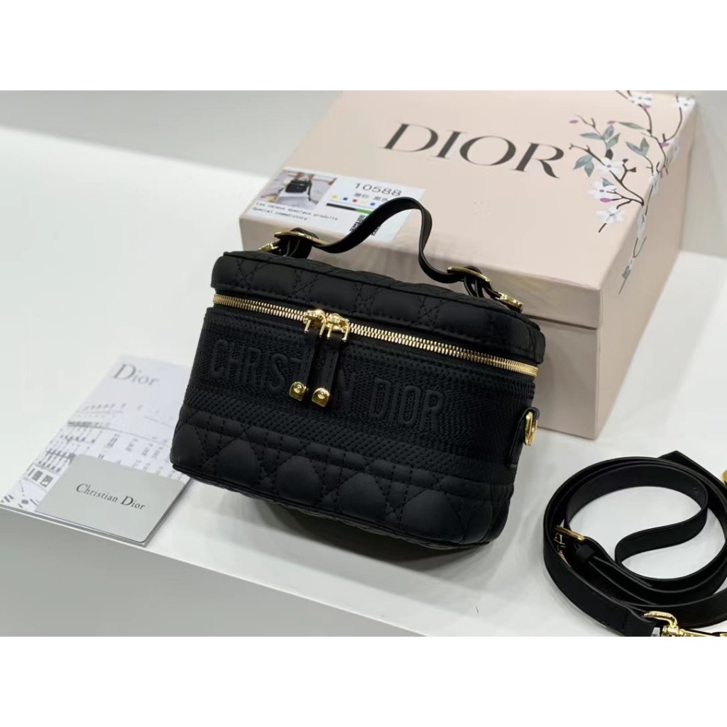 Túi Dior Vanity dáng cốp Small Travel Supper VIP tone đen thêu sắc nét  - Shop Lynh