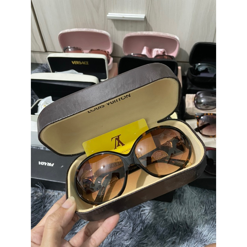 Thanh lý lô mắt kính hiệu rep1:1