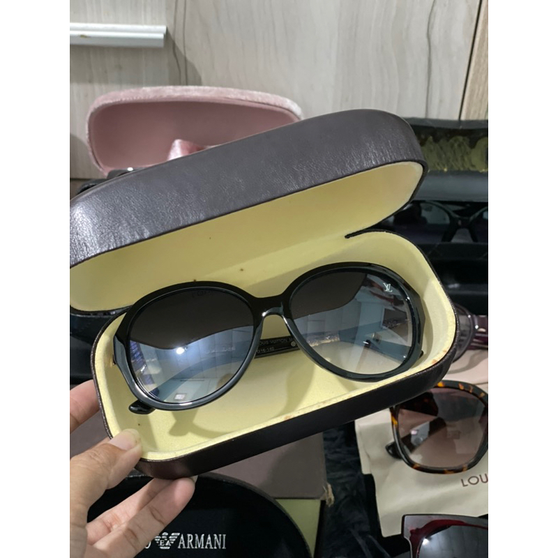 Thanh lý lô mắt kính hiệu rep1:1