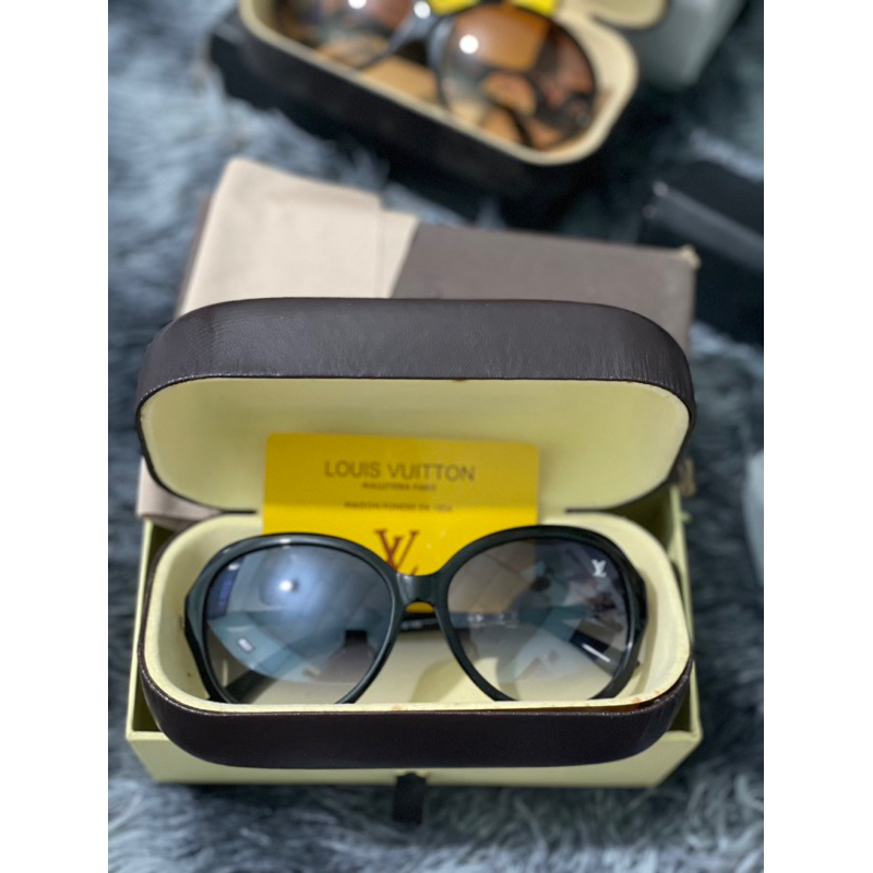 Thanh lý lô mắt kính hiệu rep1:1