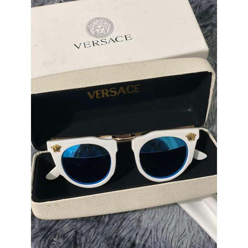 Thanh lý lô mắt kính hiệu rep1:1