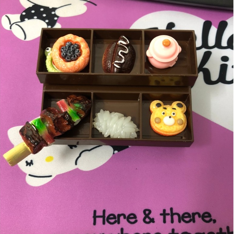 Kệ Trưng Bày Siêu Thị Mini Tỉ Lệ 1 / 12 Cho Nhà Búp Bê