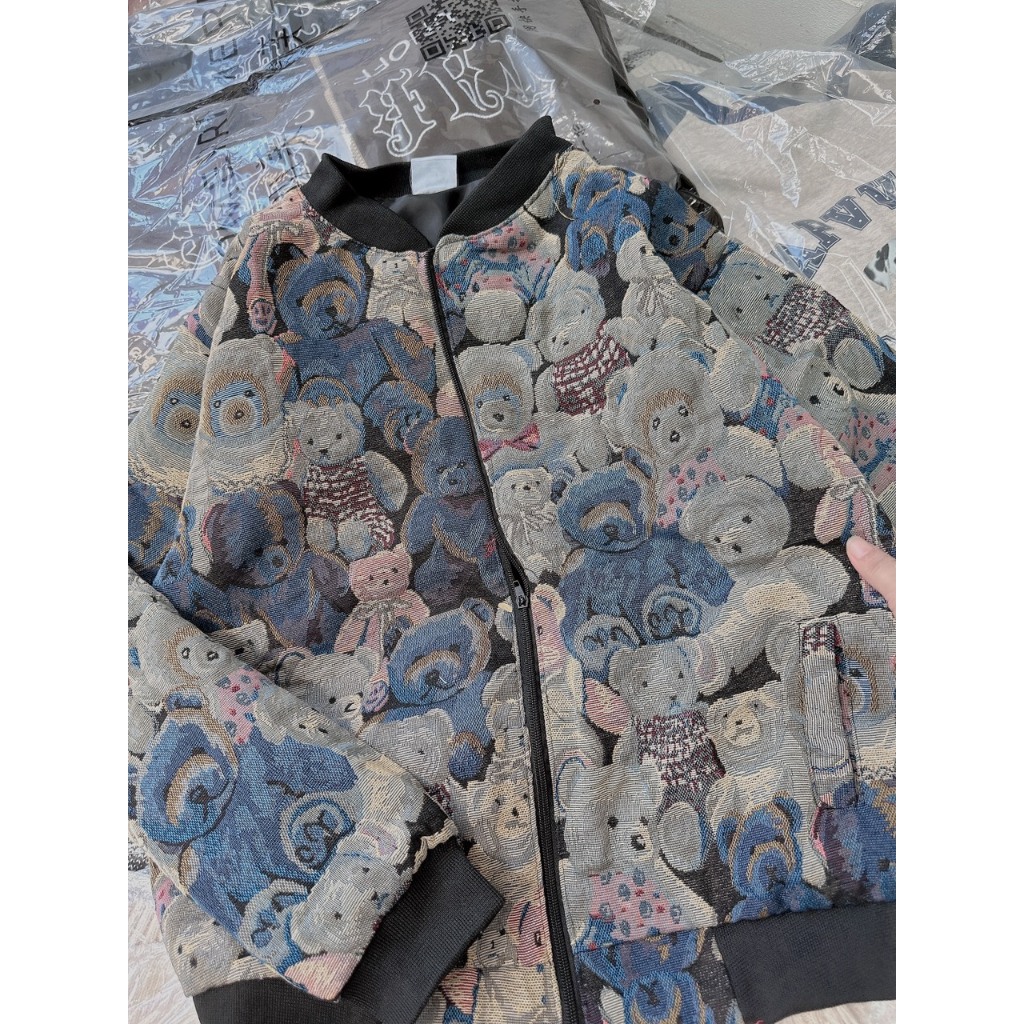 Áo Khoác Bomber Gấu Thêu Hot Hít2023