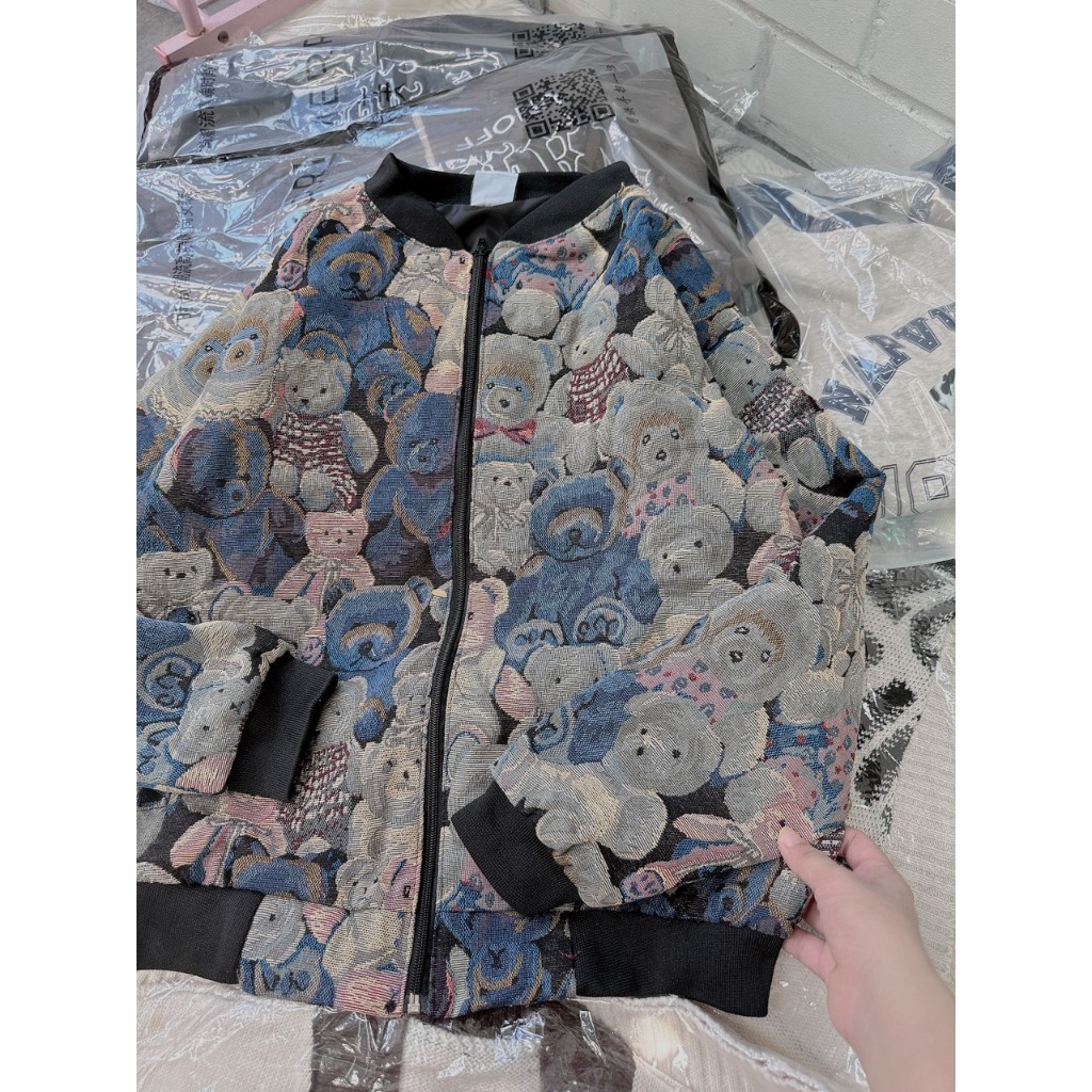 Áo Khoác Bomber Gấu Thêu Hot Hít2023