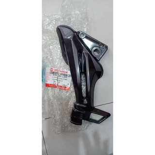 Gác chân bên sau xe Galaxy mã VB4