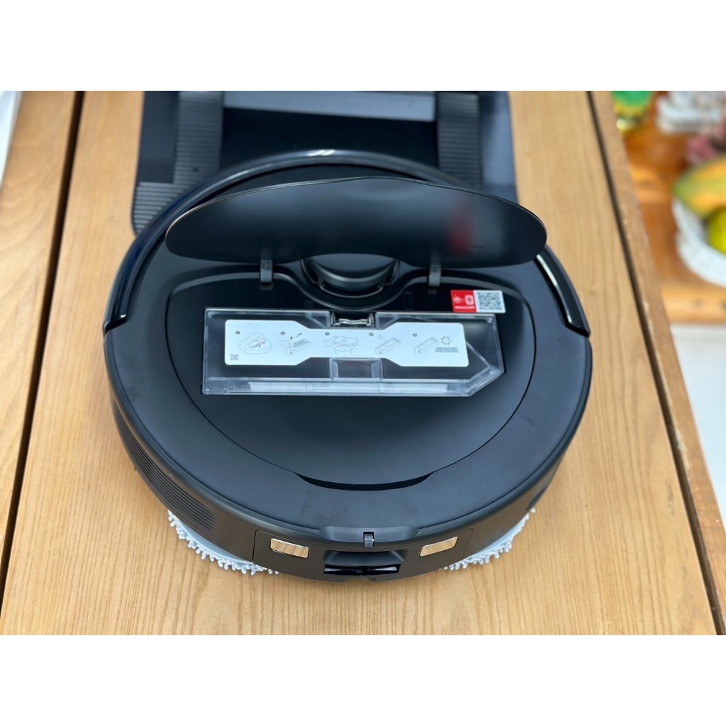 Robot hút bụi lau nhà Roborock Q Revo Tự động giặt giẻ,Tự động đổ rác, Lực hút 5500 PA, Bảo hành 24 tháng - Bản quốc tế