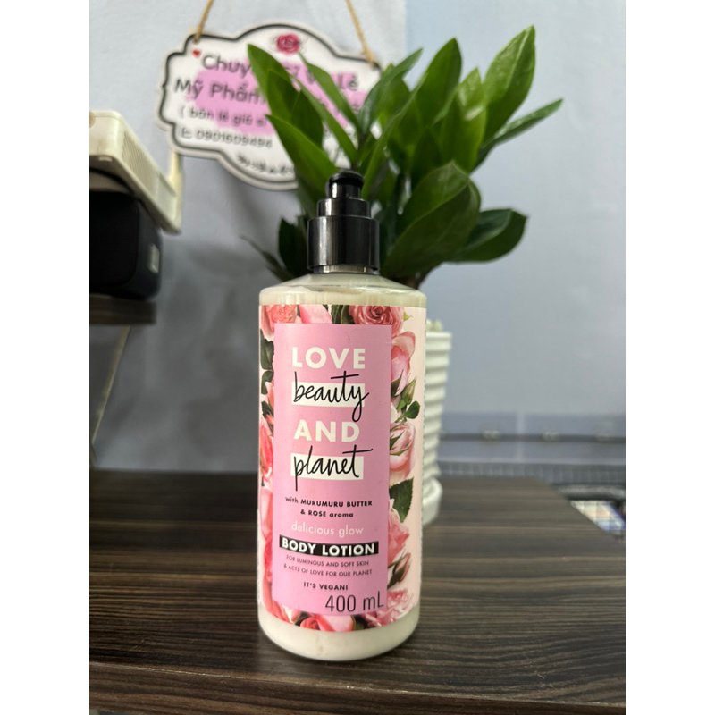 Sữa tắm/Sữa dưỡng thể Love Beauty And Planet Dưỡng ẩm- Sáng Da 400ml/chai