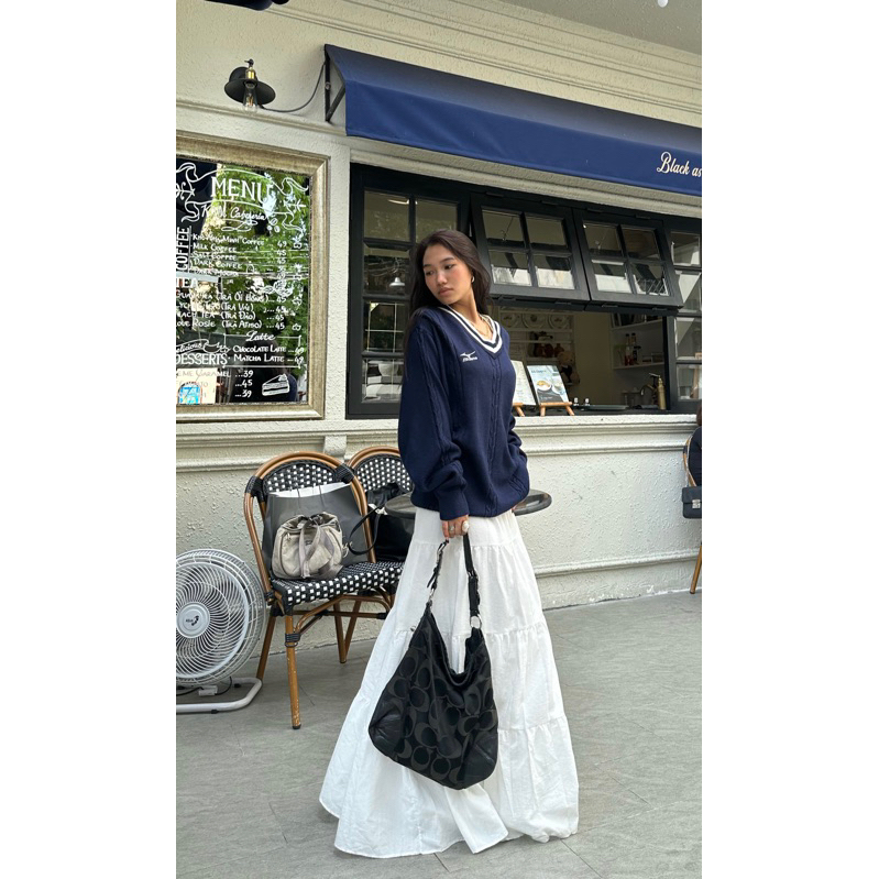 Chân váy trắng dài rủ cạp trễ rút dây