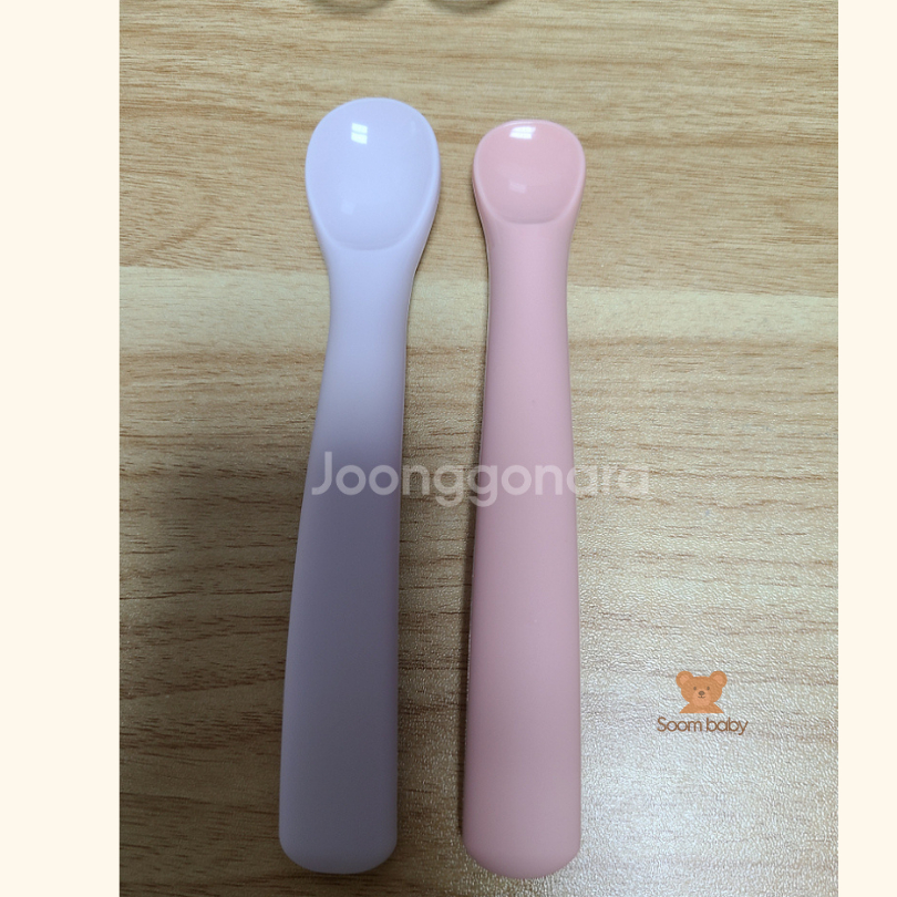Thìa ăn dặm cho bé Dailylike BonBon 2 giai đoạn kèm hộp đụng