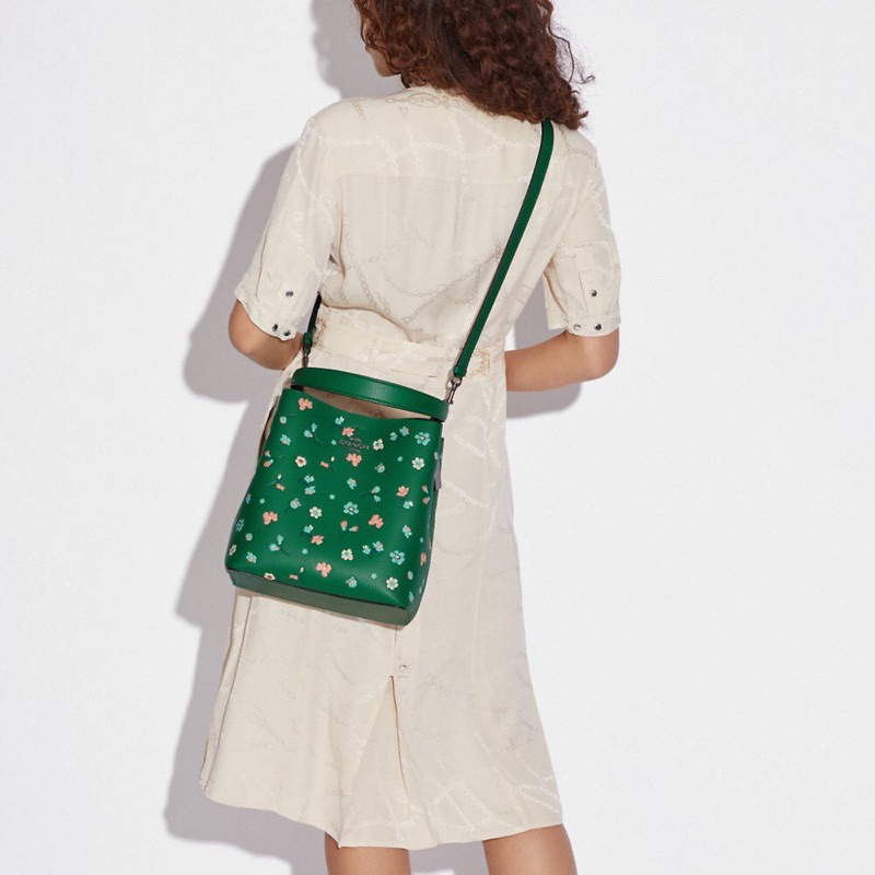 Túi coach town bucket